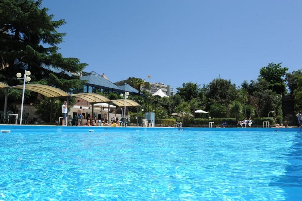 Hotel Villa Rosa Мартина-Франка Экстерьер фото