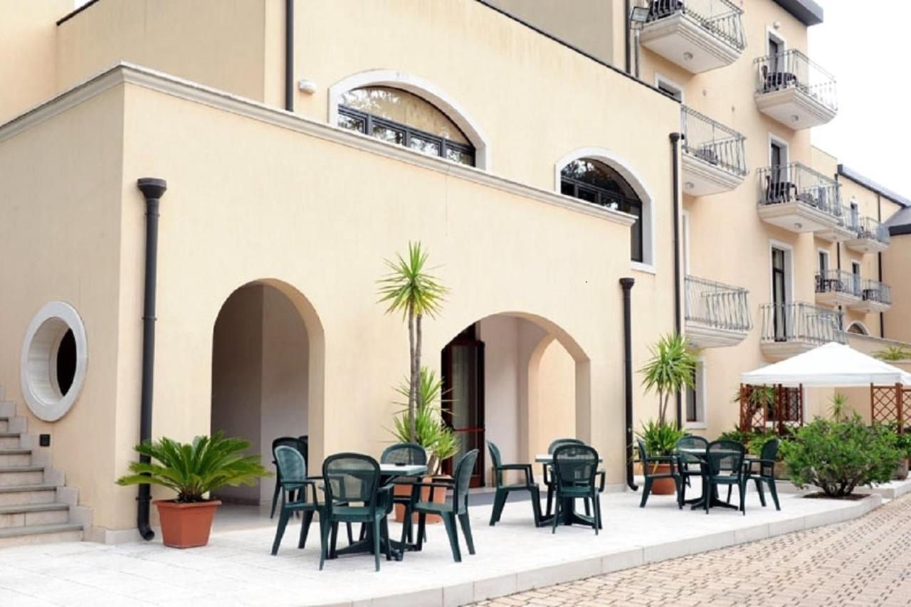 Hotel Villa Rosa Мартина-Франка Экстерьер фото