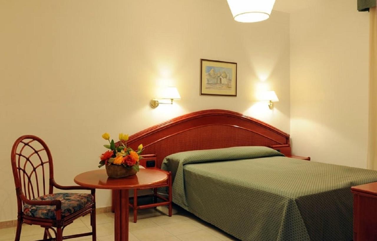 Hotel Villa Rosa Мартина-Франка Экстерьер фото